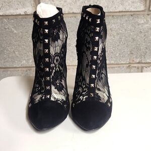 Black Laced Heel Shoes